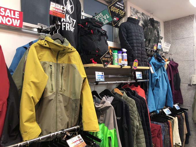 ９月のスノボショップが並ぶ神田小川町スポーツ店街をレビューします スノーハック