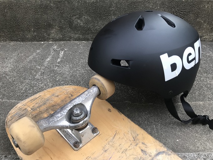 15476円 全商品オープニング価格！ ヘルメット スケボー スケートボード 海外モデル 直輸入 Triple Eight THE Certified Sweatsaver Helmet for Skateboarding BMX and Roller Skating Carbon Rubber X-Small Smallヘルメット